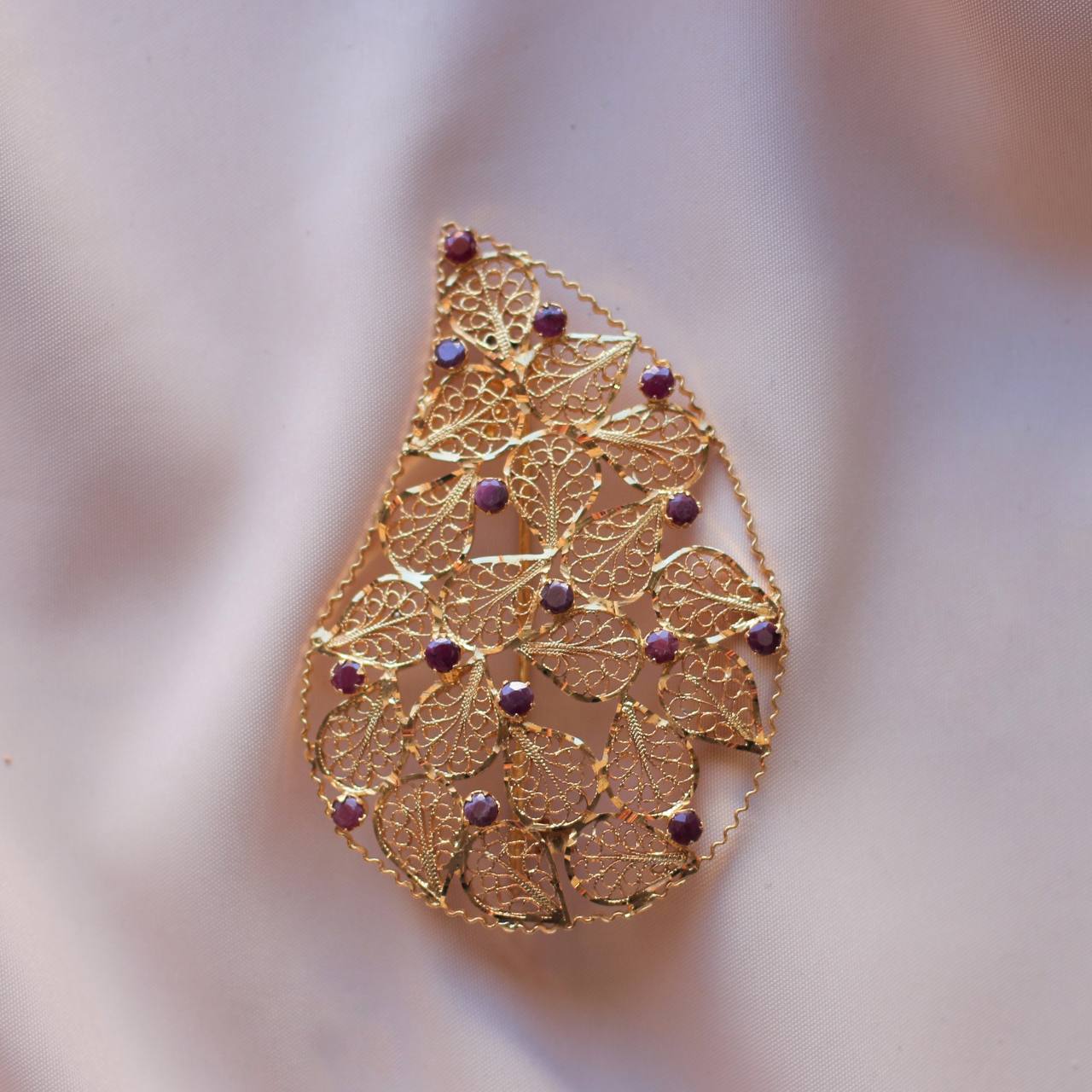 Ruby Filigree Classic brooch