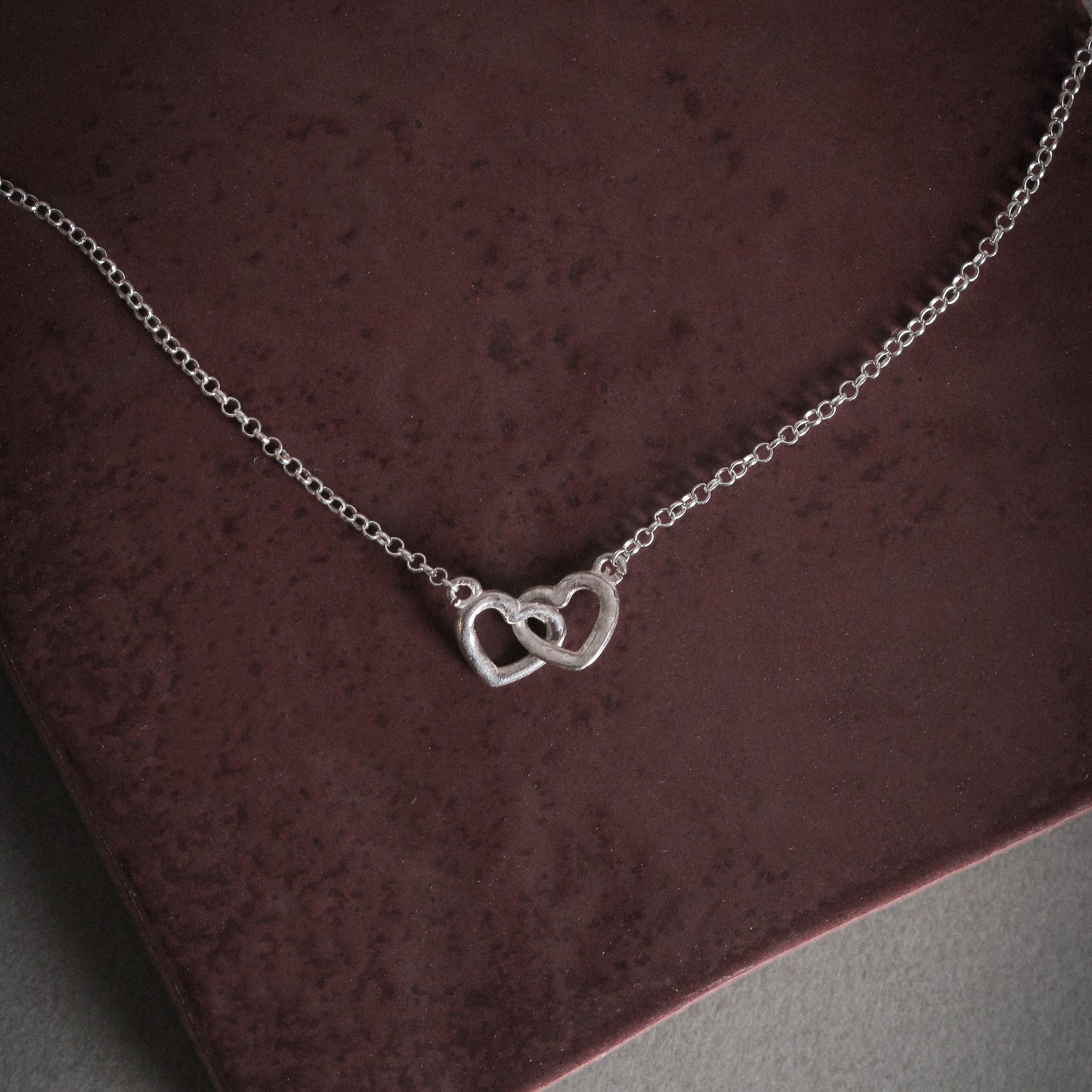 Intertwined Hearts Necklace (White)