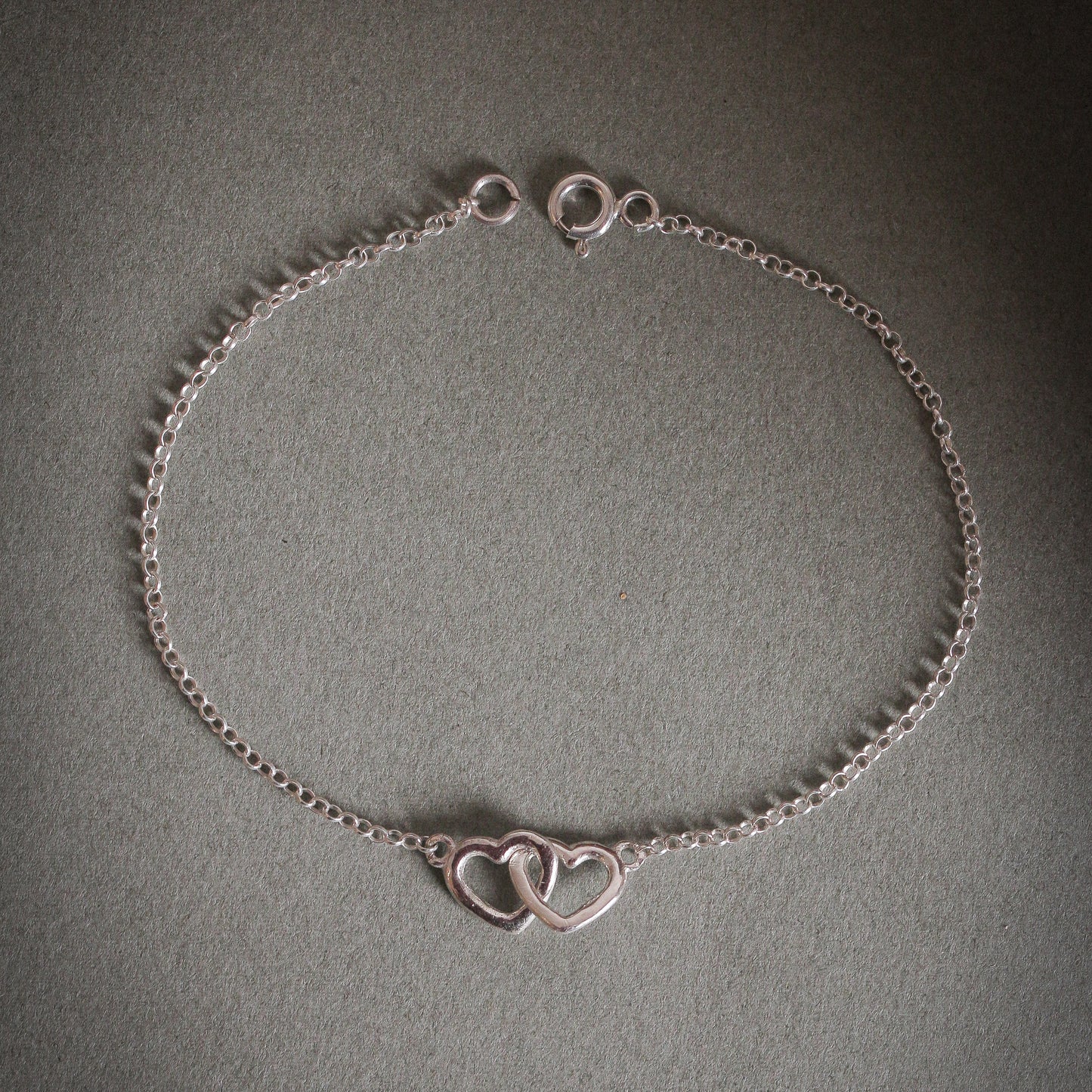 Intertwined Hearts Bracelet (White)