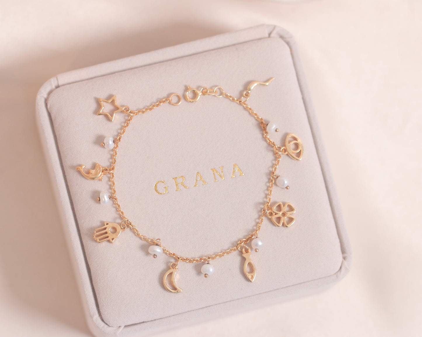 Grabeej Bracelet (Pearls)