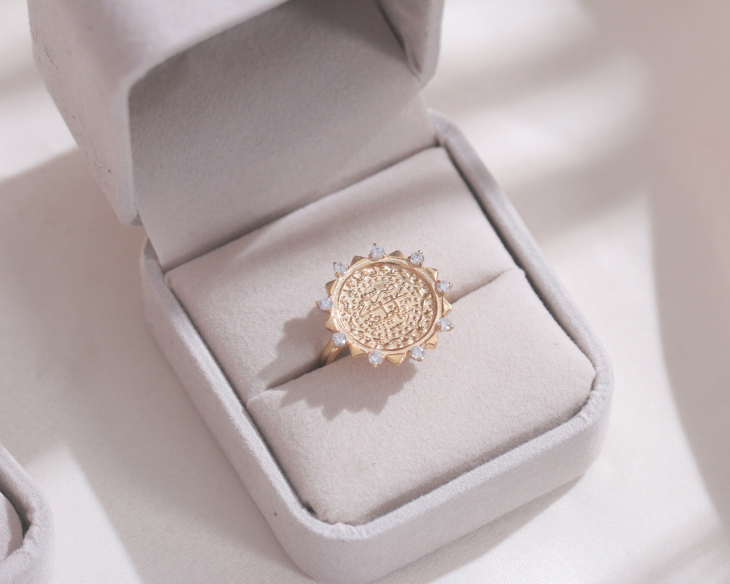 Star Lira Ring