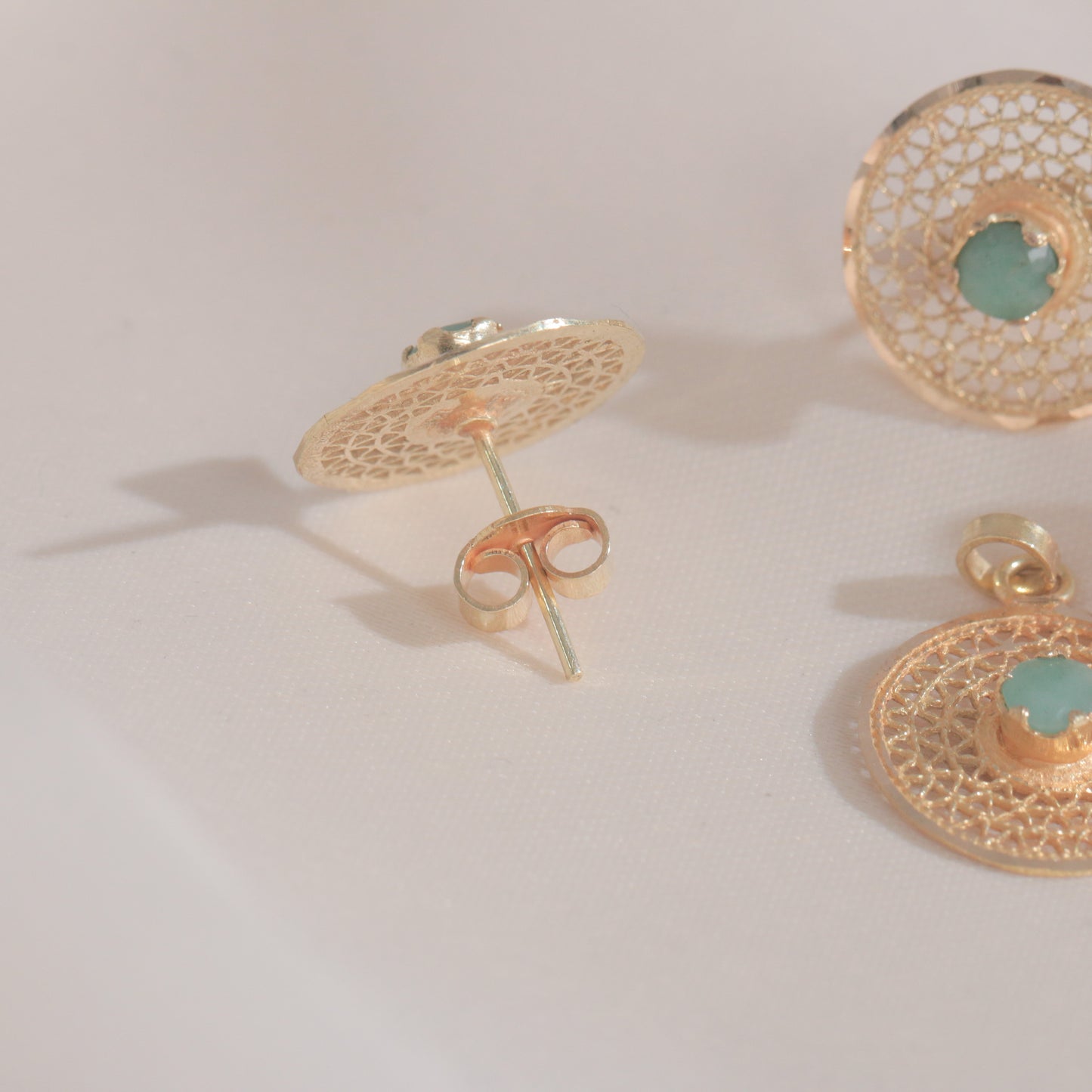 Emeralds Filigree Earrings (14k Gold)