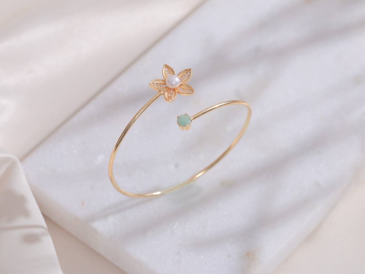 FLR & Emeralds Bangle